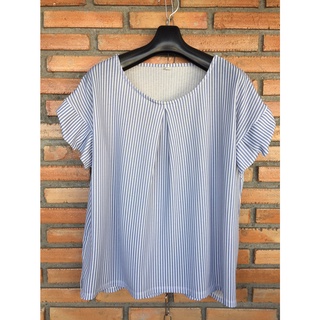 เสื้อยืดสีขาวลายทางสีฟ้า Topvalue Size L อก 44” ยาว 23”