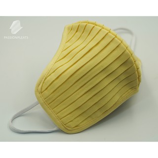 PASSIONPLEATS MASK -หน้ากากผ้าพลีททรง 3D- 3ชั้น (ผ้าอัดพลีท 1 ชั้น +ผ้ามัสลิน 2 ชั้น พร้อมช่องใส่แผ่นกรอง)-สีเหลือง