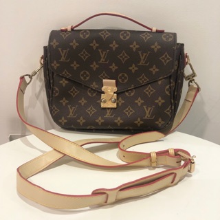 กระเป๋าสะพานหนังแท้ LV