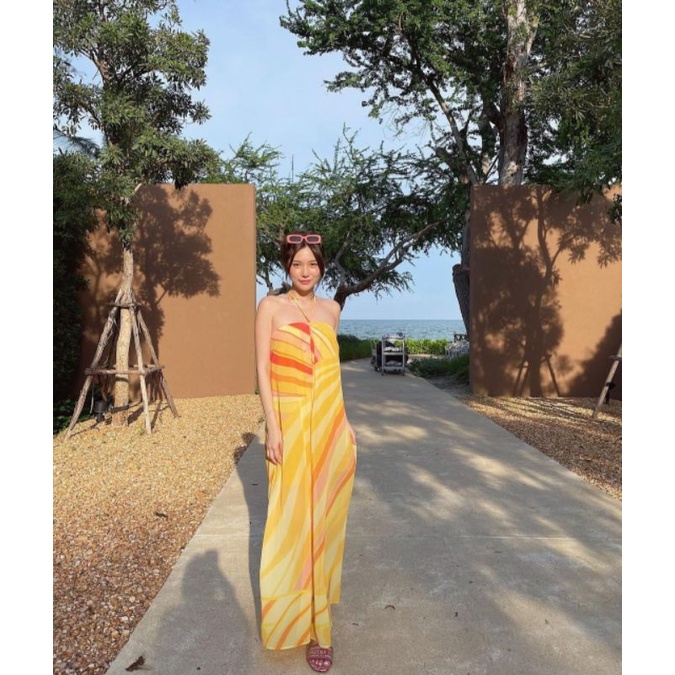 ชุดเดรสพิมพ์ลายแบบ Signature by Tshopp สีเหลือง