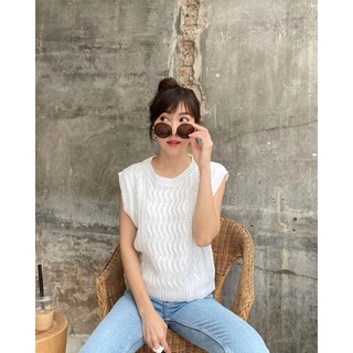 Knit vest in white and taro