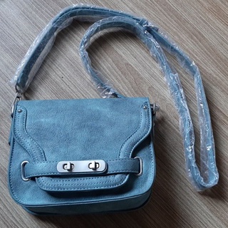 กระเป๋า cross body สีฟ้าเทา สภาพสวย