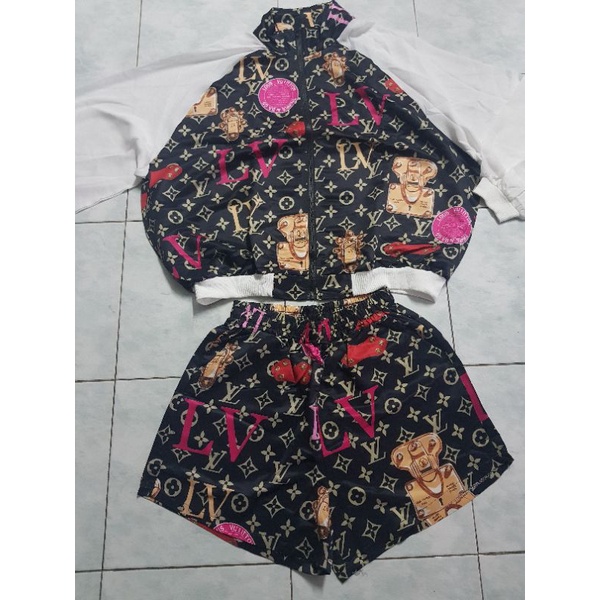 ชุดเซ็ทLVเสื้อคลุมแขนยาวพร้อมกางเกงขาสั้น