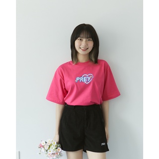 Prey เสื้อยืดคอกลม logo baby heart