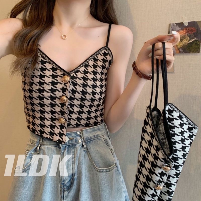 1LDK พร้อมส่ง เสื้อกล้าม สายเดี่ยว เสื้อครอป เซ็กซี่ กระดุมแกะได้จริง(70095)
