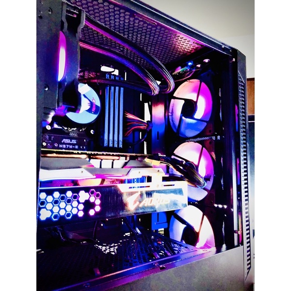 ค้ำการ์ดจอมีไฟRGB ใช้ต่อกับกล่องควบคุมไฟ ตัวสินค้าทำมาจากอคริลิค ขนาด28CM ใช้ได้กับกล่องCOOLMAN และ TSUNAMI ราคา189 บาท