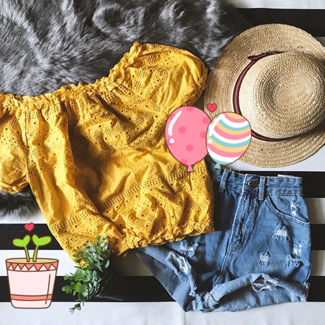 Kiabi Lace off shoulder top เสื้อเปิดไหล่แขนตุ๊กตา