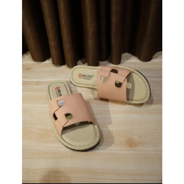 รองเท้าแตะ Salem****