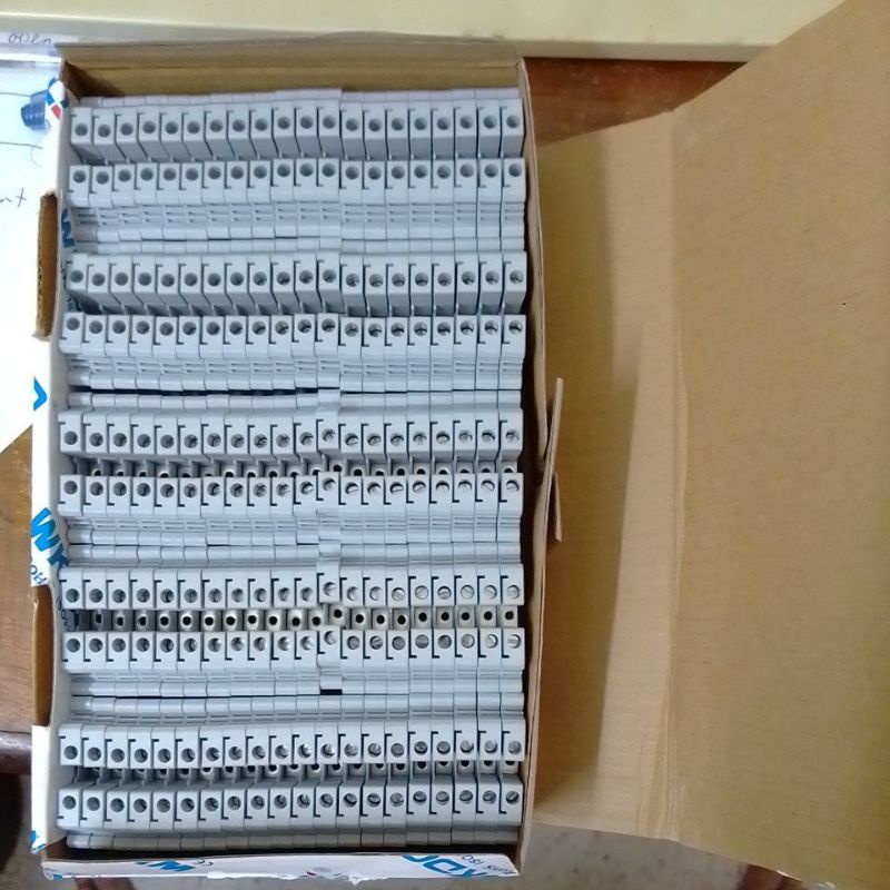 บล็อกเทอร์มินัลไนลอน 4mmsq 100 ชิ้น juk5n/uk5n