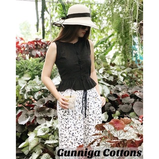 เสื้อบัวบุรี เข้ารูป แขนกุด ติดกระดุม 10 เม็ด ชายระบาย น่ารัก มีหลายสีให้เลือก