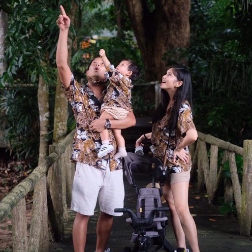 ROAMING HR11 เสื้อฮาวาย ผ้าเรยอนญี่ปุ่น เสื้อครอบครัว Rayon Hawaiian Shirts (เสือ100ดำ)