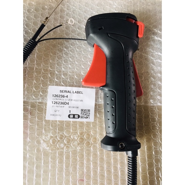 อะไหล่มือเร่งเครื่องตัดหญ้า makita rbc 411u&maruyama mbc411u  ด้านขวา แท้100% (สินค้าอะไหล่แท้ใหม่แกะกล่อง)