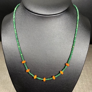 สร้อยคอหิน กรีนอเวนจูรีน และปะการังสีส้ม (Green Aventurine with Coral Necklace)