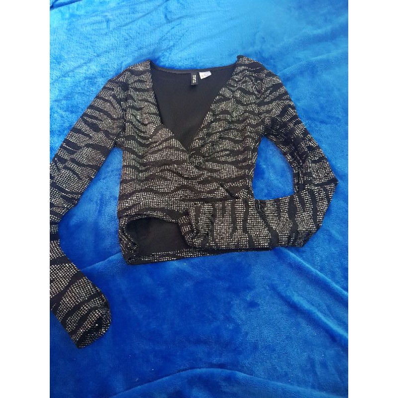 เสื้อ H&M มือสอง 50 บาท