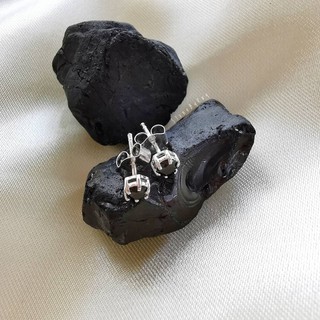 ต่างหูเงินนิลแท้ (Black Spinel)