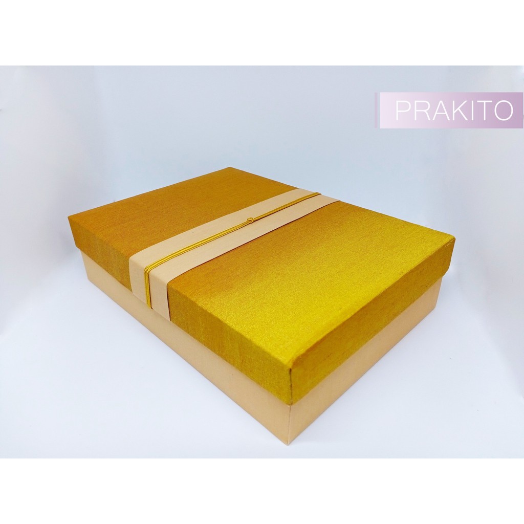 กล่อง ผ้าไหมใส่ผ้าพันคอหรือผ้าไหมเป็นชุดหรือใส่ผ้ามัดหมี่ 19.5x27x7 cm Size ใหญ่ L