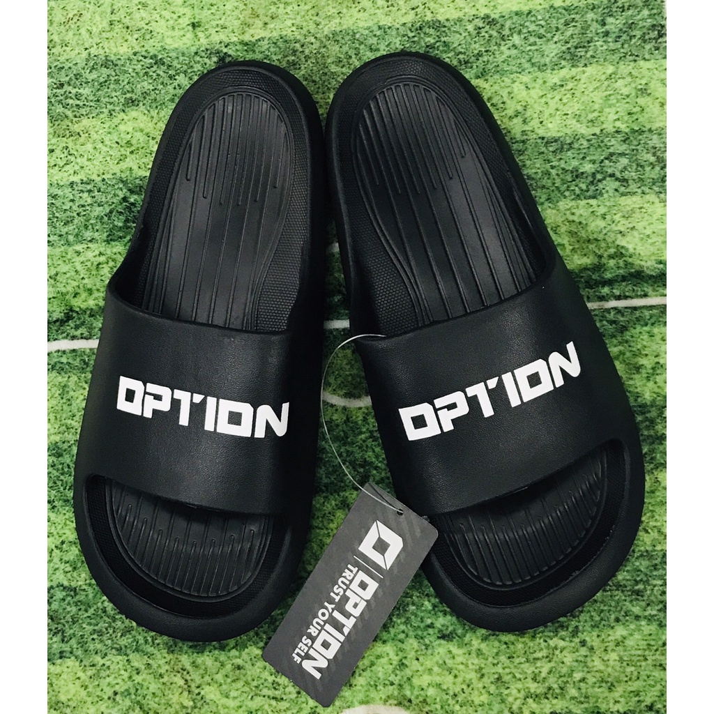 OPTION Sport รองเท้าแตะออฟชั่น รุ่น DURAMO -รองเท้าแตะ แบรนด์ OPTION  รุ่น DURAMO  -มีให้เลือก 2 สี : ดำ และ เทา -มีความทนทาน ใช้งานได้นาน -ทำความสะอาดได้ง่าย  -สวมใส่สบาย น้ำหนักเบา -ยึดเกาะพื้นได้ดี ไม่ลื่น -ใส่เท่ห์ได้ทุกที่ ลุยได้ทุกทาง -สีสันสวยงาม ส