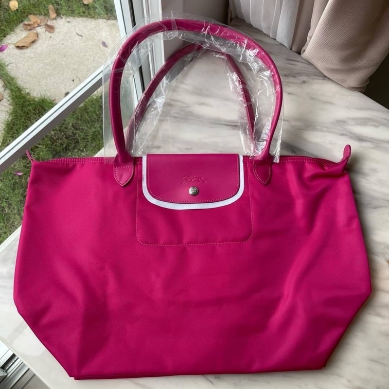 (ผ่อน0%) กระเป๋าสะพาย Longchamp neo M long สีชมพู ผ้าไนล่อน
