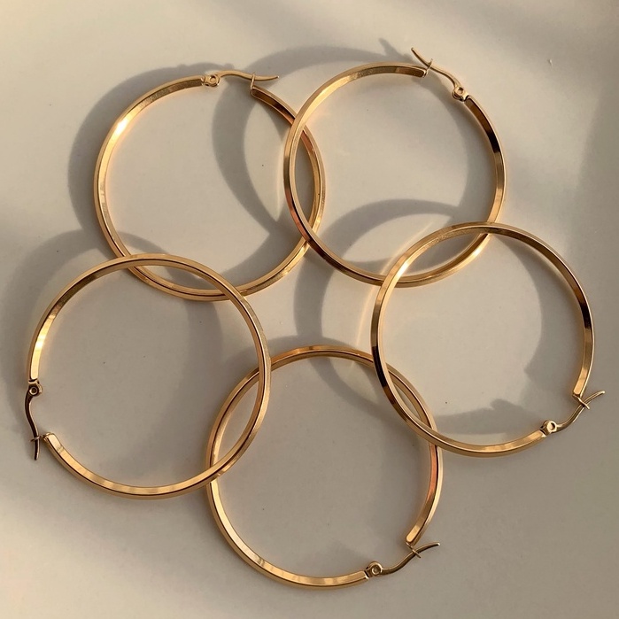 𝐴𝑆𝐻𝐼𝑅𝐴 (18k gold plated) Diamond cut hoop earrings ต่างหูห่วงใหญ่