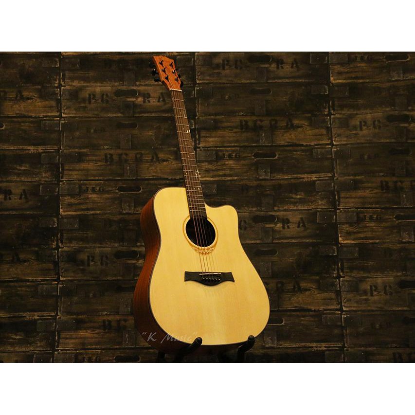 [พิมพ์โค้ด SEPIIAL43 ลดเพิ่ม 70 บาท] amari am418c ﻿Size:41 cutaway Acoustic guitar