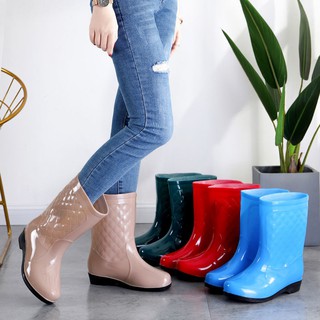 Rain boots รองเท้าบูทกันฝนผู้หญิงบวกผ้าฝ้ายท่อสั้นท่อกลางผู้หญิงรองเท้าน้ำกันลื่นสาวน้ำยางรองเท้าน้ำรองเท้าฝนรองเท้าผู้ห