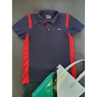 (USED) Fila เสื้อโปโล สีน้ำเงินแดง ผ้าสำหรับออกกำลังกาย แห้งไว สภาพดีมาก ใส่น้อย