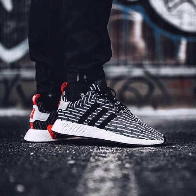 Adidas NMD R2 Black core White BB2951