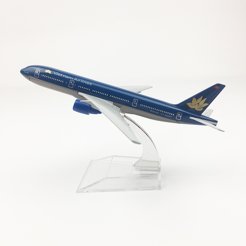 [16cm] โมเดลเครื่องบิน Vietnam Airlines 777 (Aircraft Metal Model) วัสดุทำจากเหล็ก  พร้อมฐาน ของเล่น