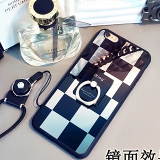 เคสหมากรุกกระจก มีแหวนให้ติดเอง แถมสายคล้อง งานสวยขอบสีดำนิ่ม ไม่กัดเครื่อง หรู