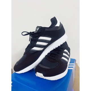 รองเท้าผ้าใบ adidas size:38