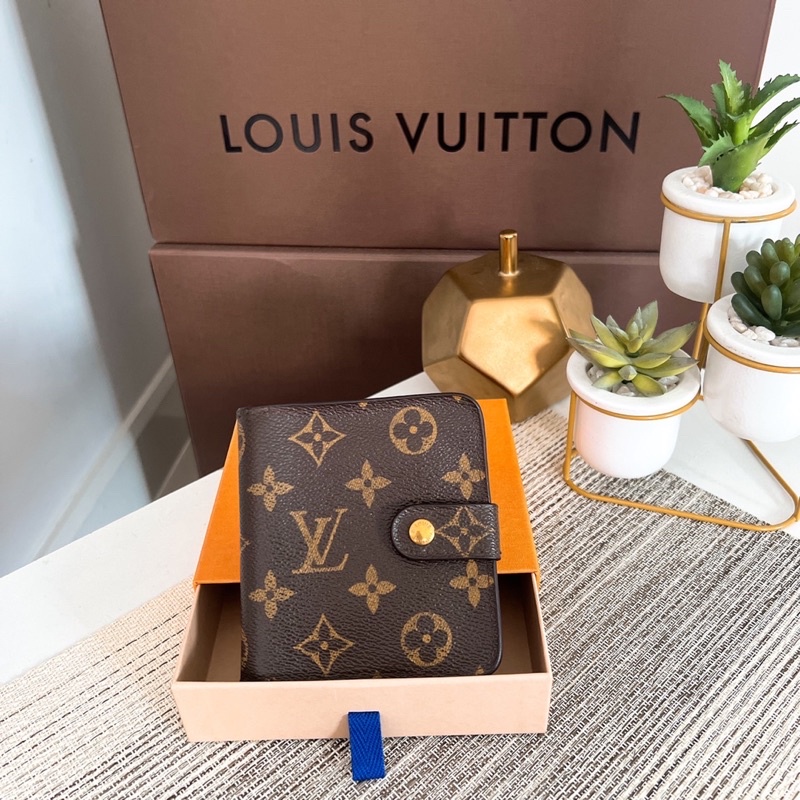 Lv Zippy Compact มือสองของแท้💯ค่ะ (รบกวนทั่กแชทก่อนสั่งค่ะ)