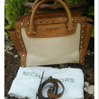 กระเป๋า Micheal Kors ของแท้ 100% มือสอง