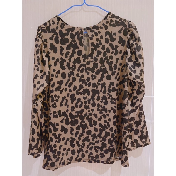 เสื้อผู้หญิง Sfera size S พร้อมส่งต่อ