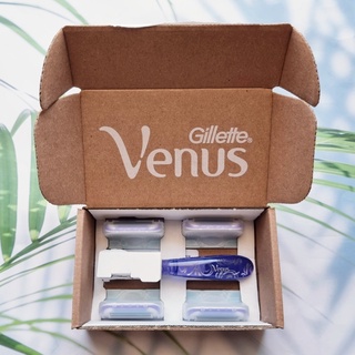 (Gillette®) Venus Extra Smooth Swirl Razors for Women, 1 Razor + 4 Blade Refills ยิลเลตต์ วีนัส ชุดมีดโกน สำหรับผู้หญิง