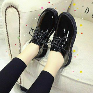 🍒พร้อมส่งจากไทย🍒 Sale~ รองเท้า Oxford หนังเคลือบเงา (906)