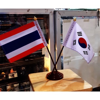 ธง ไทย เกาหลี เกาหลีใต้ THAILAND SOUTH KOREA ธงนานาชาติ ธงตั้งโต๊ะแบบไขว้ ขนาด 14×20cm เสาพลาสติก