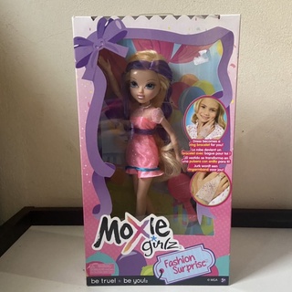 ตุ๊กตา Moxie girlz fashion surprise