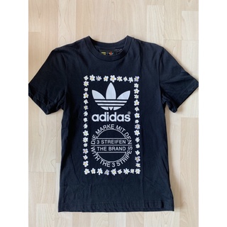 เสื้อยืด adidas สีดำ pharrell williams graphic tee