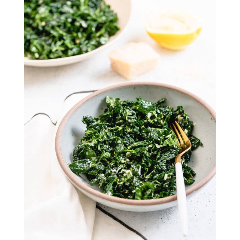 เคลซีซาร์สลัด (Kale Ceasar Salad)