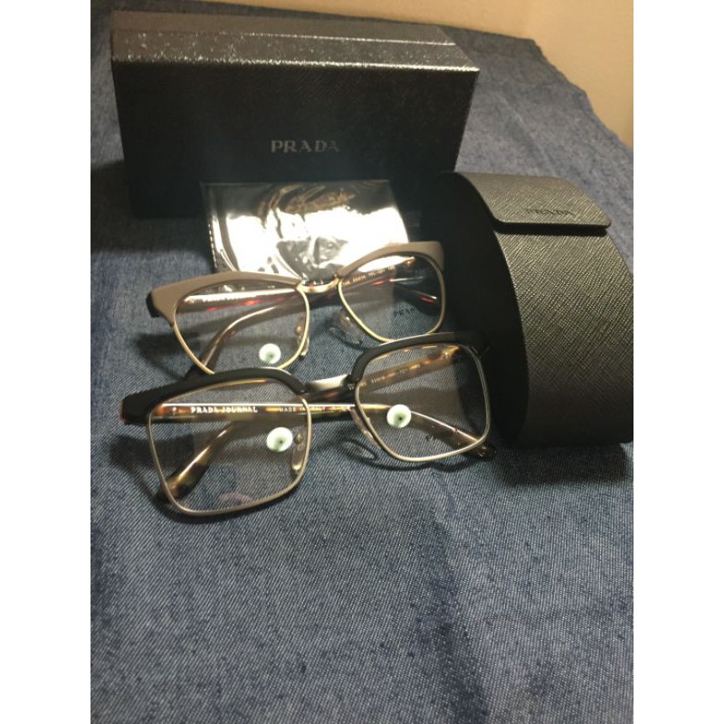 ลดขาดทุน ลดแล้วลดอีก 7300 จาก 18000 แว่นตา prada ของใหม่ ของแท้ อุปกรณ์ครบสุด