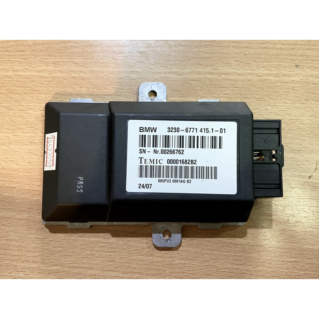 อะไหล่BMW E65 E66 กล่องควบคุมฟังก์ชั่นปรับคอพวงมาลัย (Steering column control unit)