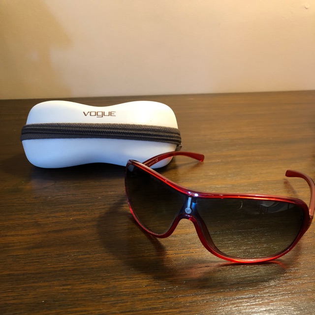 ส่งฟรี!! 👓 แว่นกันแดด Vogue แท้ มือสอง