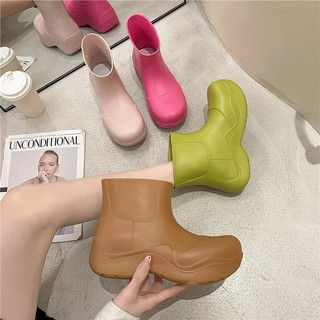 ✠✜Rain boots รองเท้าบูทกันฝนแฟชั่นสตรีสวมใส่ด้านนอกอะโวคาโดสีเขียวพื้นหนาเพิ่มป้องกันการลื่นไถลรองเท้าน้ำฝนท่อสั้น