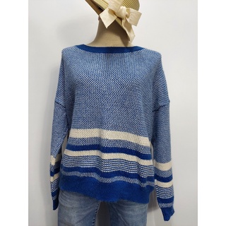 เสื้อกันหนาวสีฟ้าแขนยาว