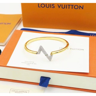 LOUIS VUITTON LV VOLT UPSIDE DOWN SILVER CRYSTAL BRACELET IN GOLD กำไลข้อมือวง แฟชั่น แบรนด์เนม หลุยส์วิตตอง คริสตัล