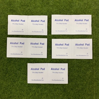 Alcohol Pad แผ่นแอลกอฮอล์ 75% ขนาด 3 x 3 ซม. จำนวน 10 แผ่น
