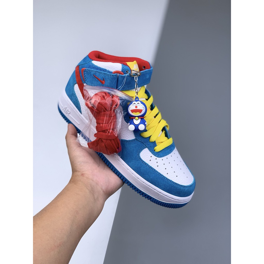 Nike Air Force One รองเท้าผ้าใบ ข้อกลาง ลายโดราเอมอน GB1236-160 36-45 Air Force 1 MID High "Doraemon"
