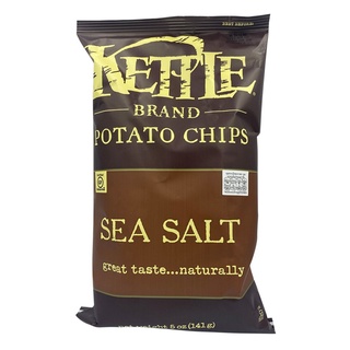 Kettle Potato Chips Sea Salt 141g.อาหารเครื่องดื่ม  ขนมขบเคี้ยว  มันฝรั่งทอดกรอบ