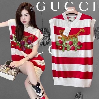 เสื้อไหมพรมยืดแขนกุด Gucci ลายเสือ