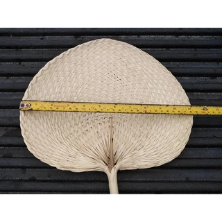 พัดสานใบกะพ้อ พัดโบราณ 10 - 11 นิ้ว (Thai Handmade Fan)